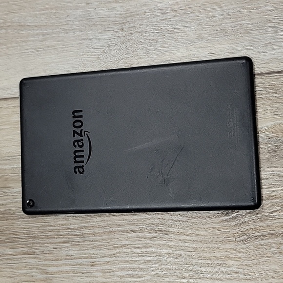 Amazon Fire Tablet with 2 Cases and a Headrest Holder - Picture 6 of 10